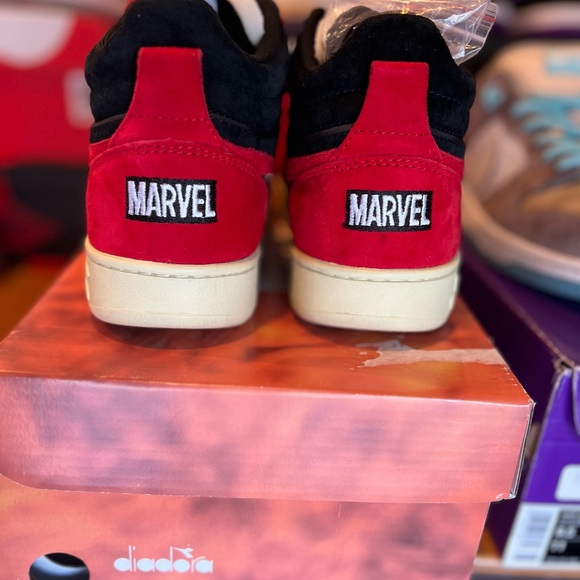 Market x Marvel x Diadora "Phoenix" size 8.5M - Picture 4 of 4